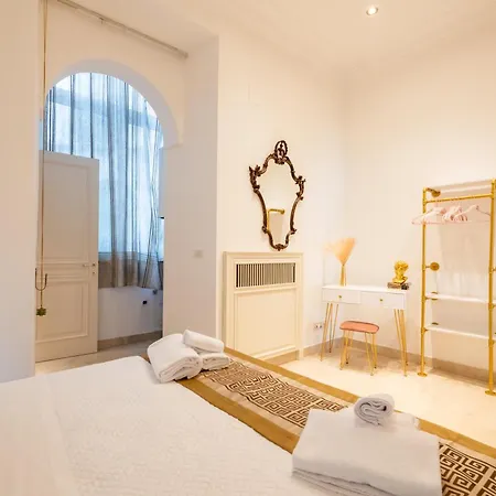 The One - Luxury Seaview With Piano