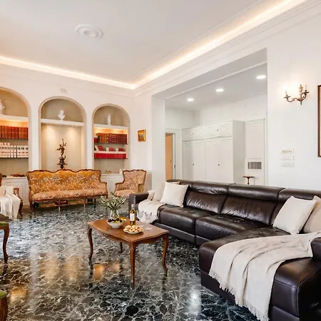 The One - Luxury Seaview With Piano Apartament *