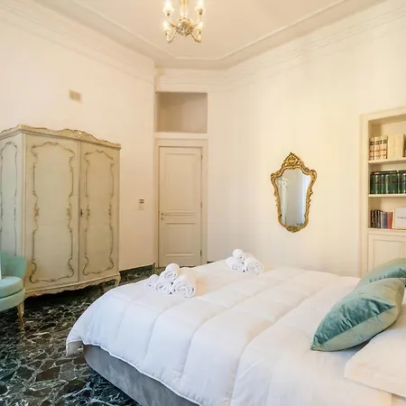 The One - Luxury Seaview With Piano Apartament