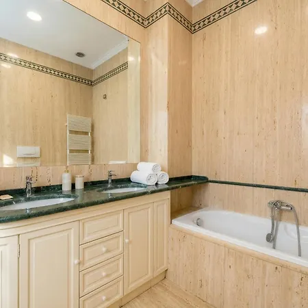 The One - Luxury Seaview With Piano Apartament *