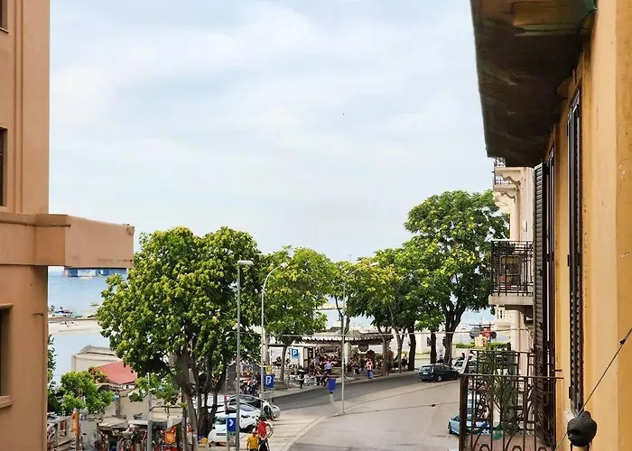 The One - Luxury Seaview With Piano Apartament