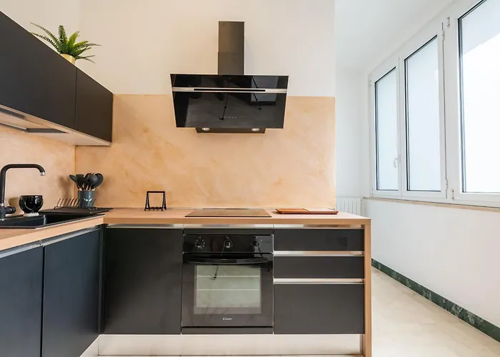 The One - Luxury Seaview With Piano Apartament *